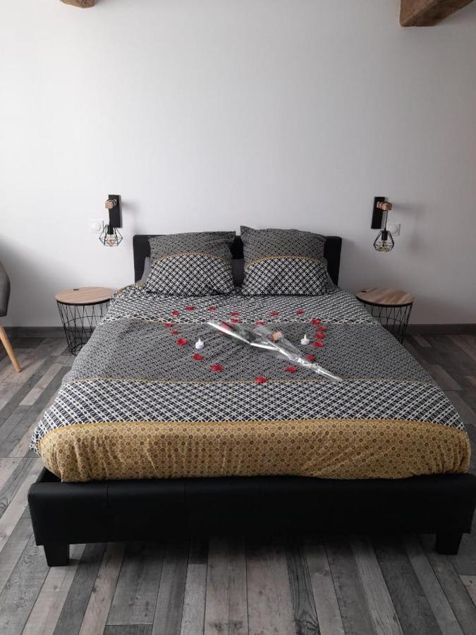 Nuit Romantique Saint-Christophe-en-Brionnais Exteriér fotografie