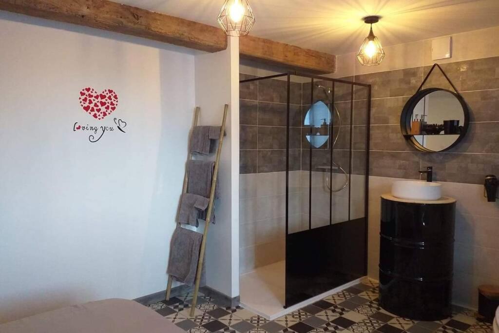 Nuit Romantique Saint-Christophe-en-Brionnais Exteriér fotografie